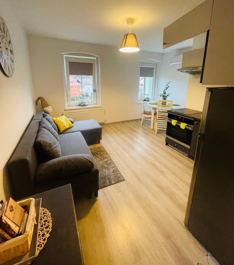 Ferienwohnung Apartament Oliwia Jelenia Góra Exterior foto